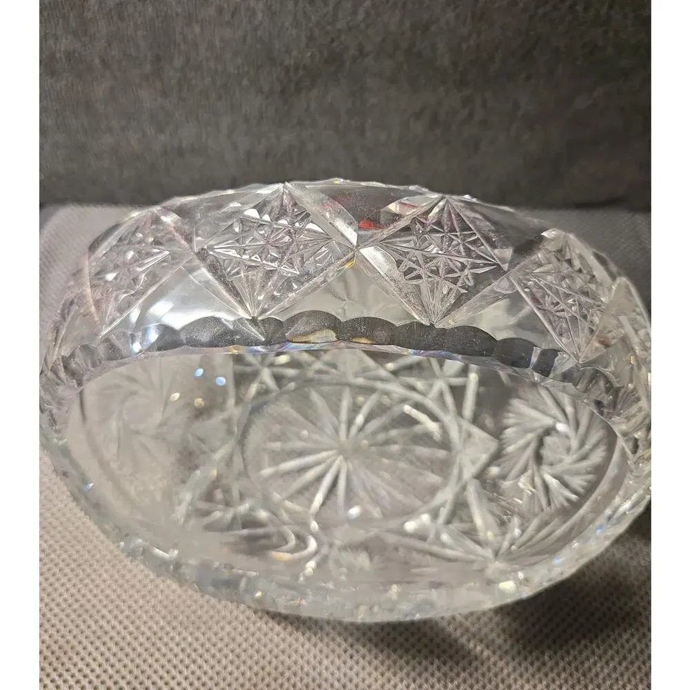 Vntg Crystal Basket Pinwheel Design 8in X 8in X 5 In